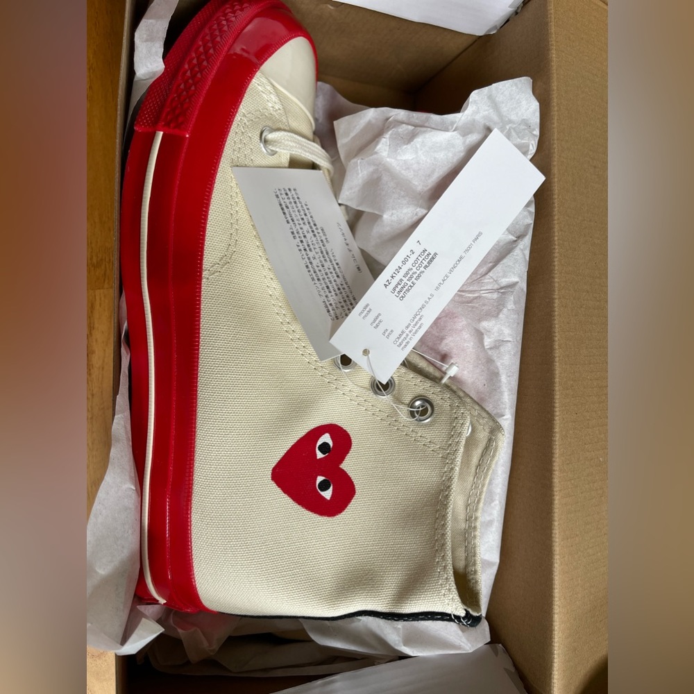 Converse Chuck Taylor All Star 70 High Comme does Garçons PLAY Egret Red. Unisex